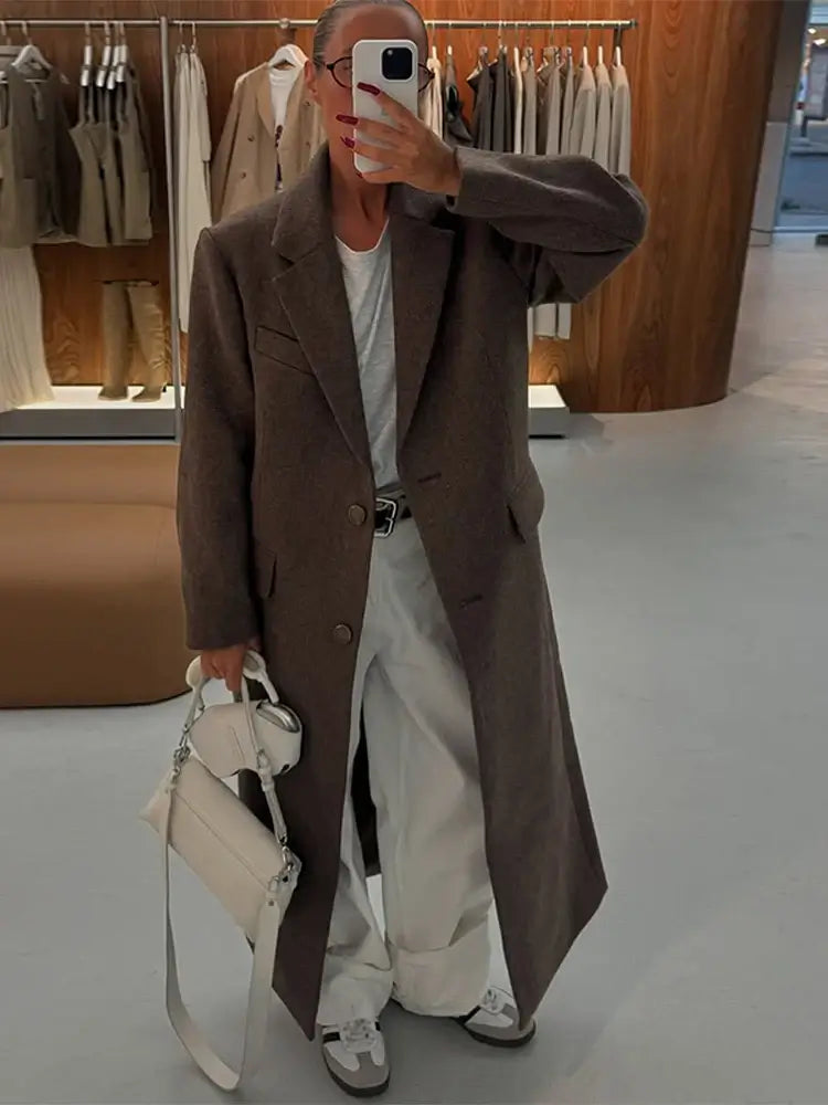 Elegant Women's Brown Wool Blend Overcoat with Shoulder Pads, Single-Breasted Long Sleeve Design for Autumn 2025 Commuter Wear