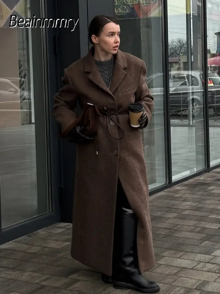 Elegant Women's Brown Wool Blend Overcoat with Shoulder Pads, Single-Breasted Long Sleeve Design for Autumn 2025 Commuter Wear